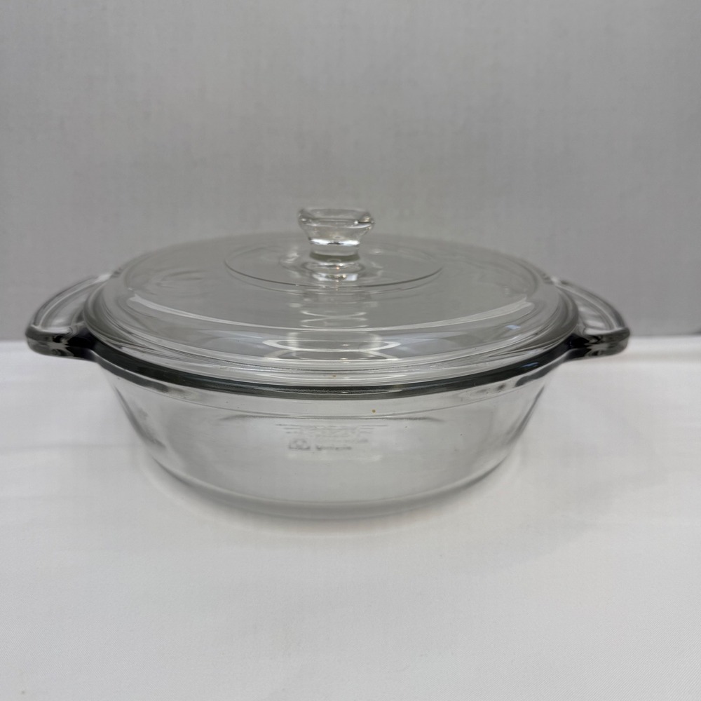 Anchor Hocking Glass Casserole Dish w/ Lid 1.5 Quart Ovenware 8.25in Clear